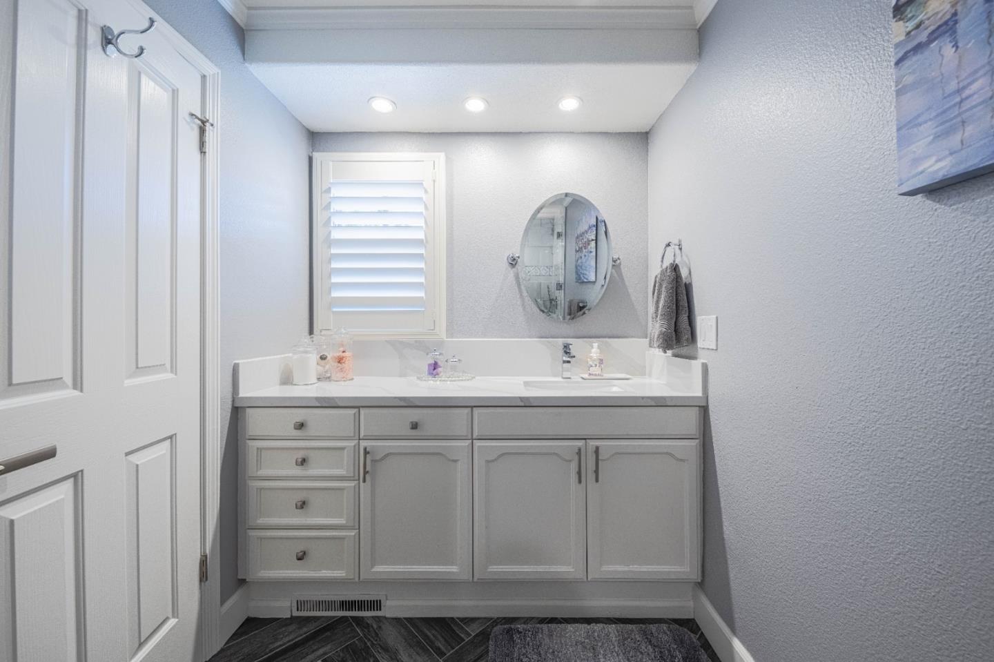 25552 Meadowview Circle