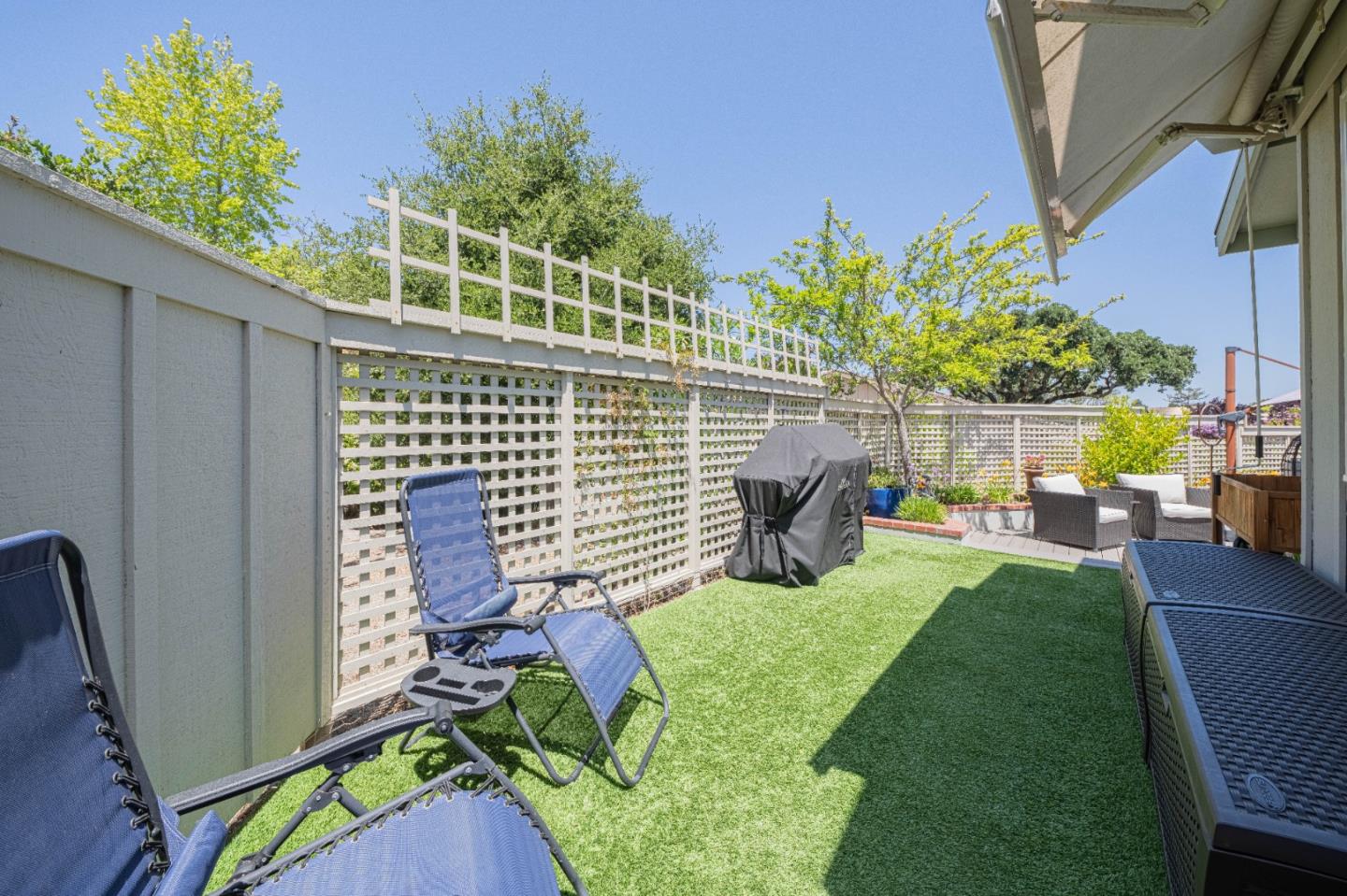 25552 Meadowview Circle