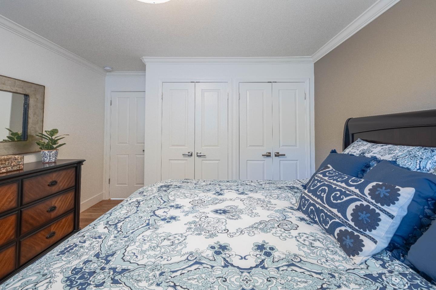 25552 Meadowview Circle