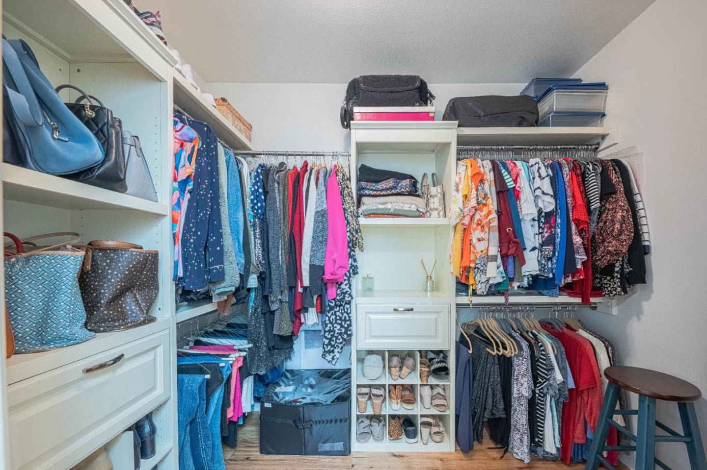 25552 Meadowview Circle