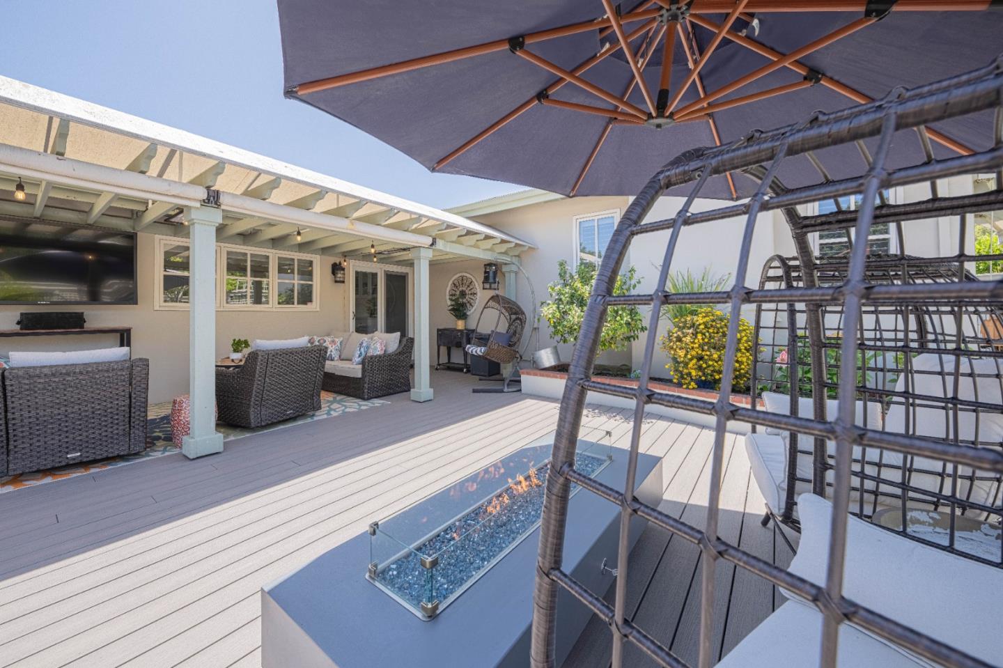 25552 Meadowview Circle