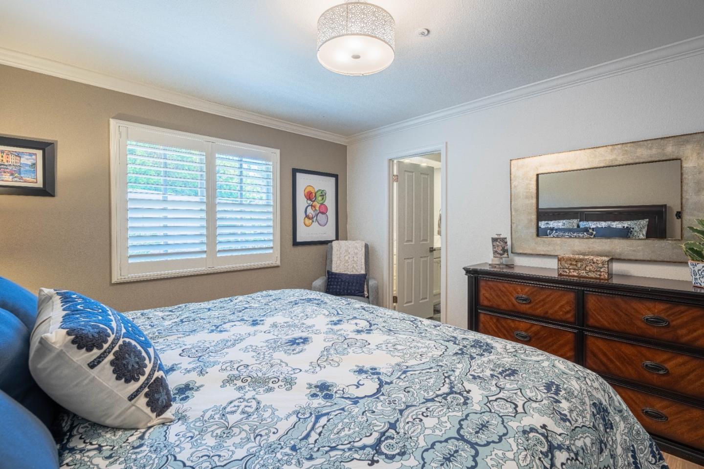 25552 Meadowview Circle