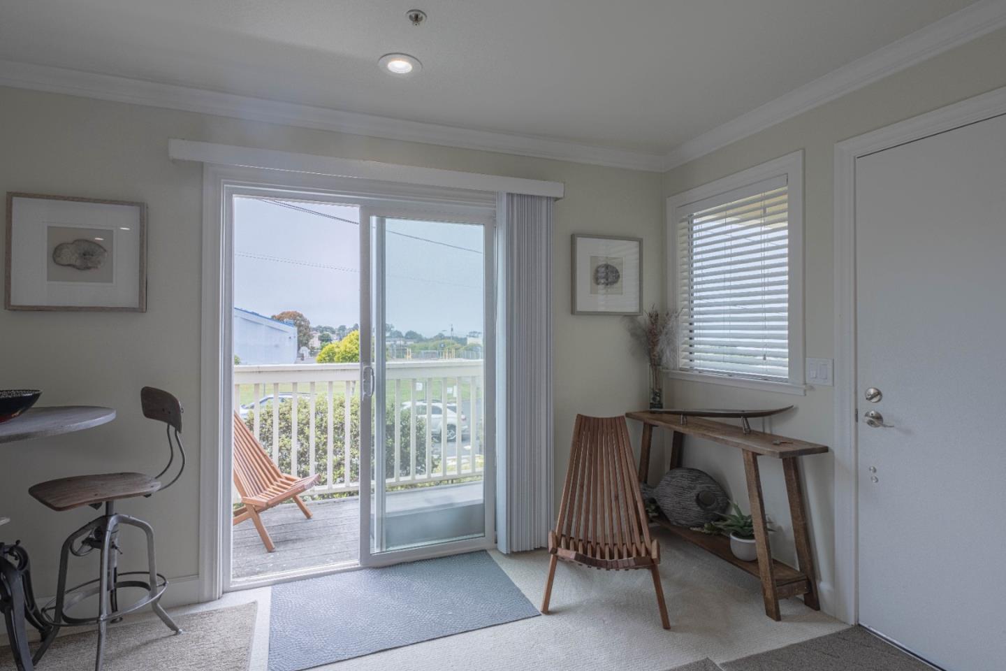 585 Laine Street 10