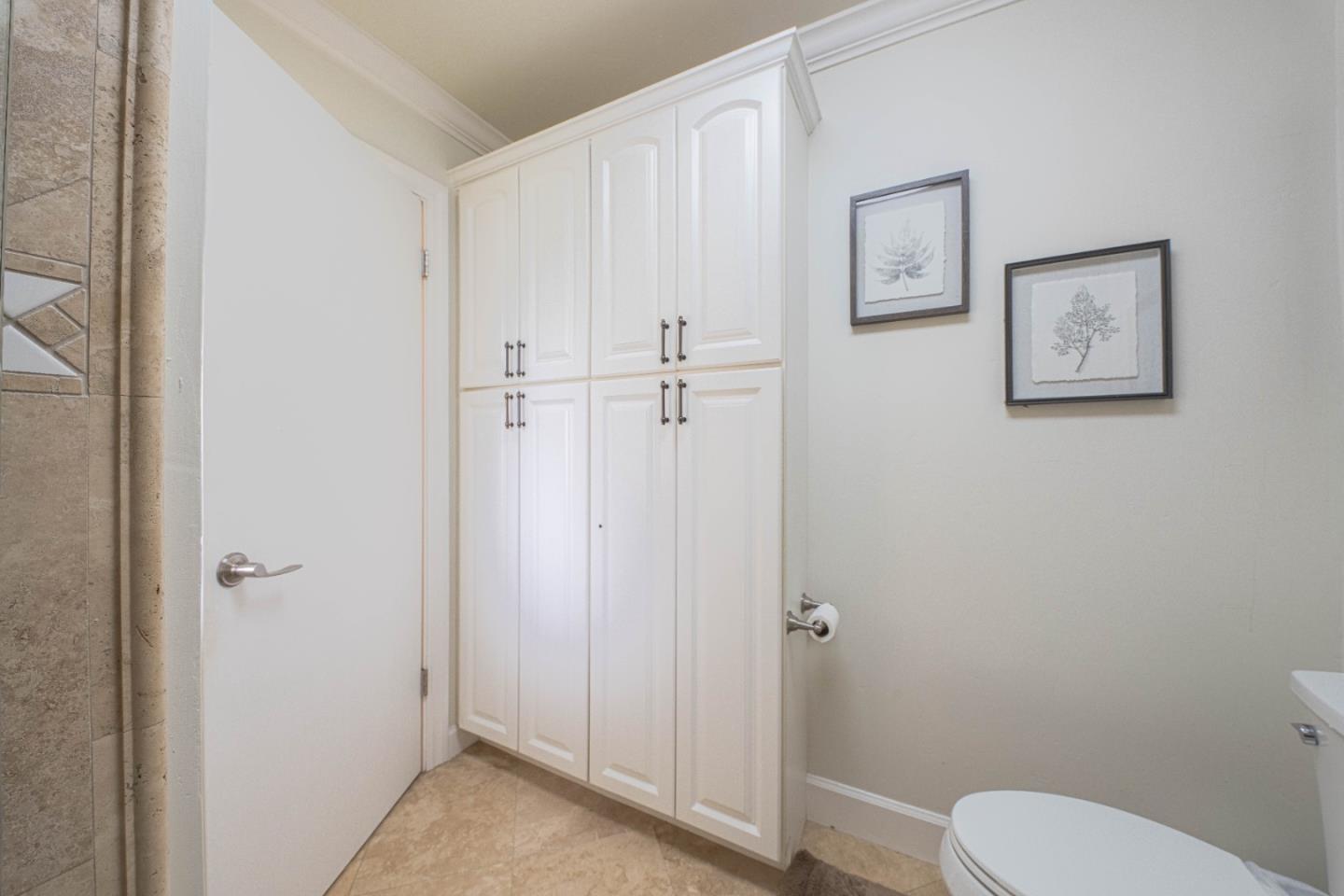 585 Laine Street 10