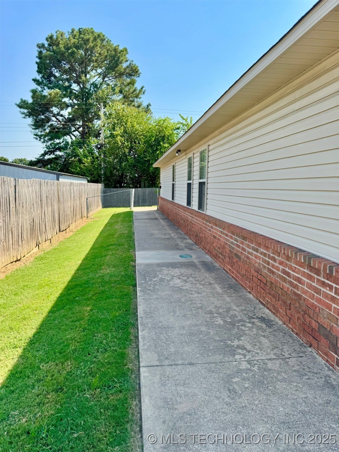 614 W Jefferson Avenue