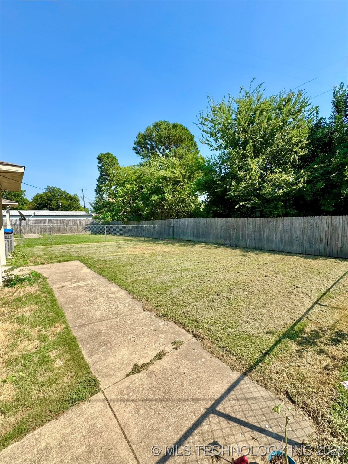 614 W Jefferson Avenue