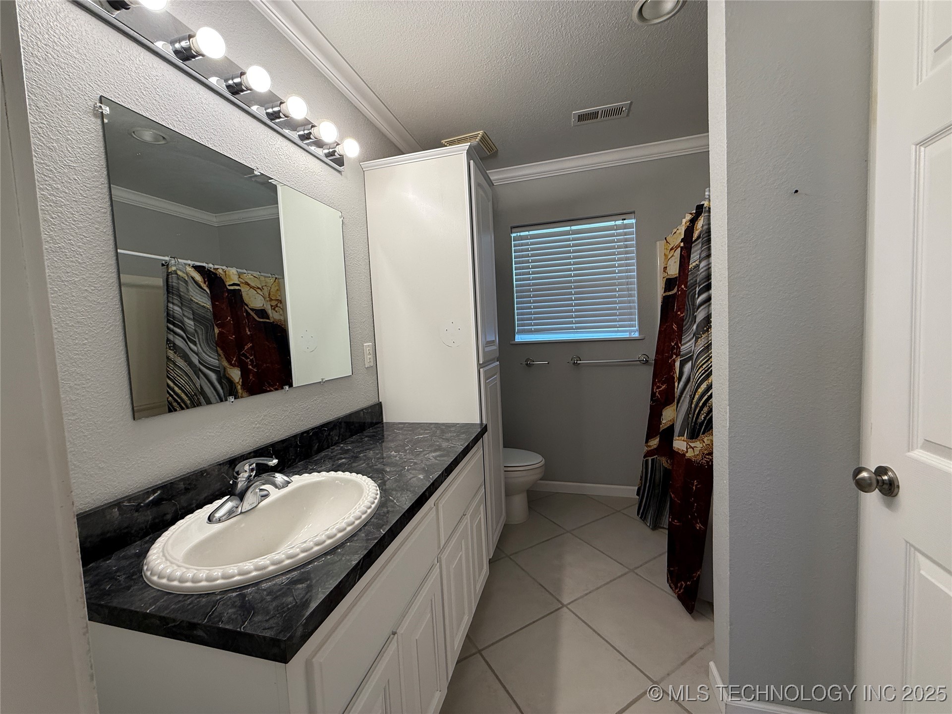 2930 N 11th Street W