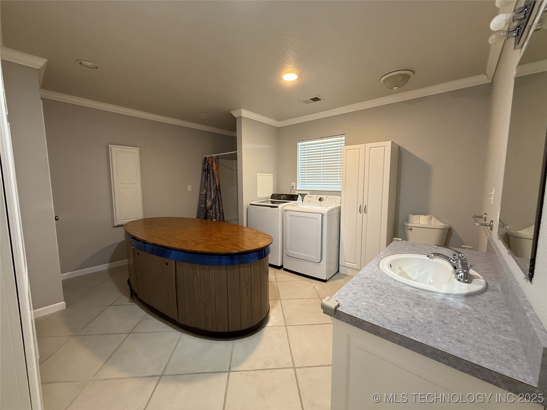 2930 N 11th Street W