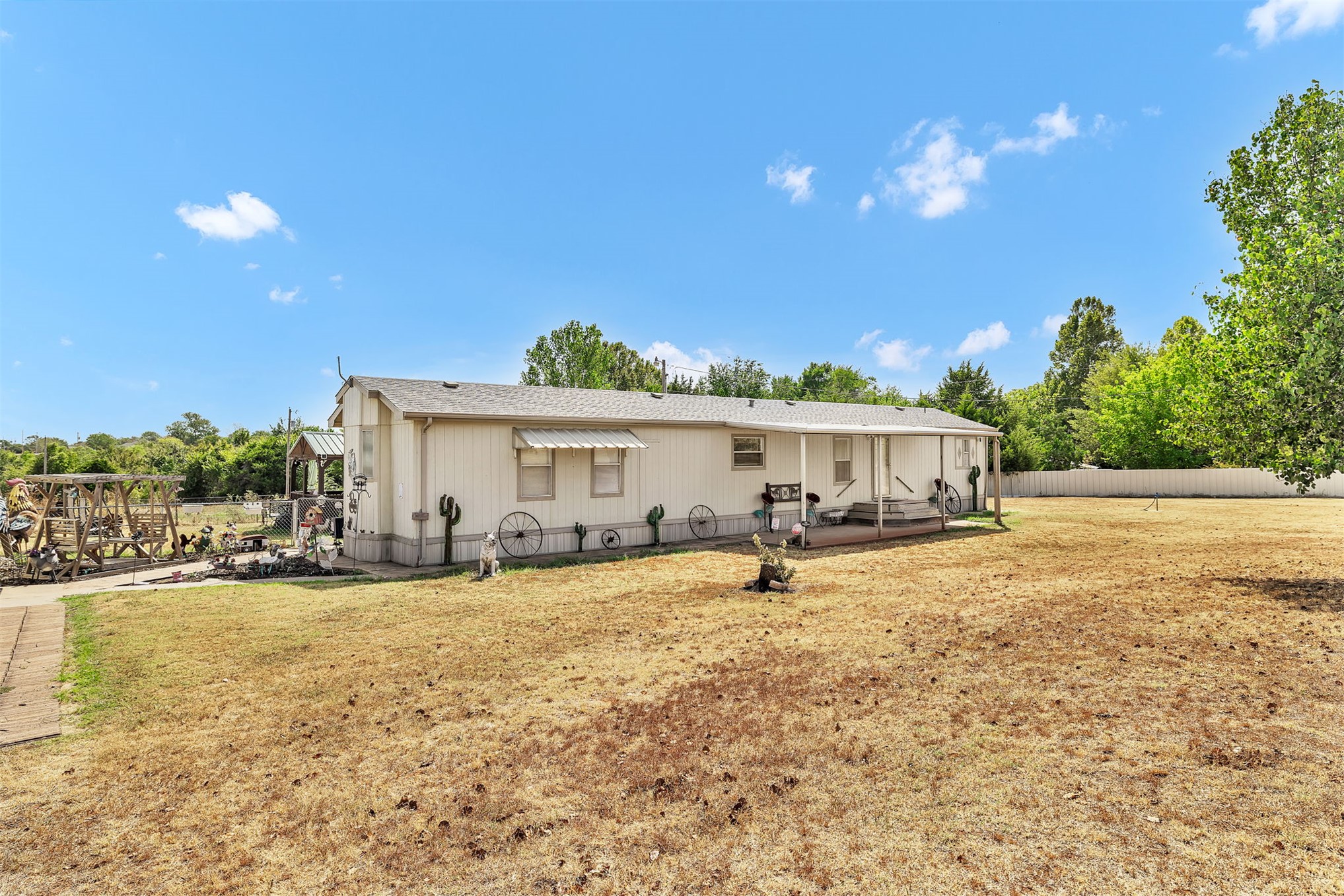 512 N Rockwell Avenue
