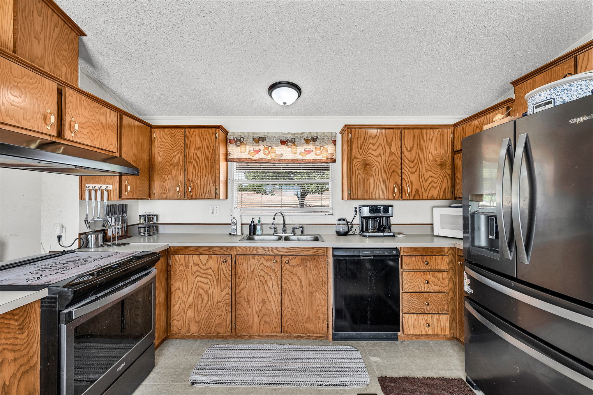 512 N Rockwell Avenue