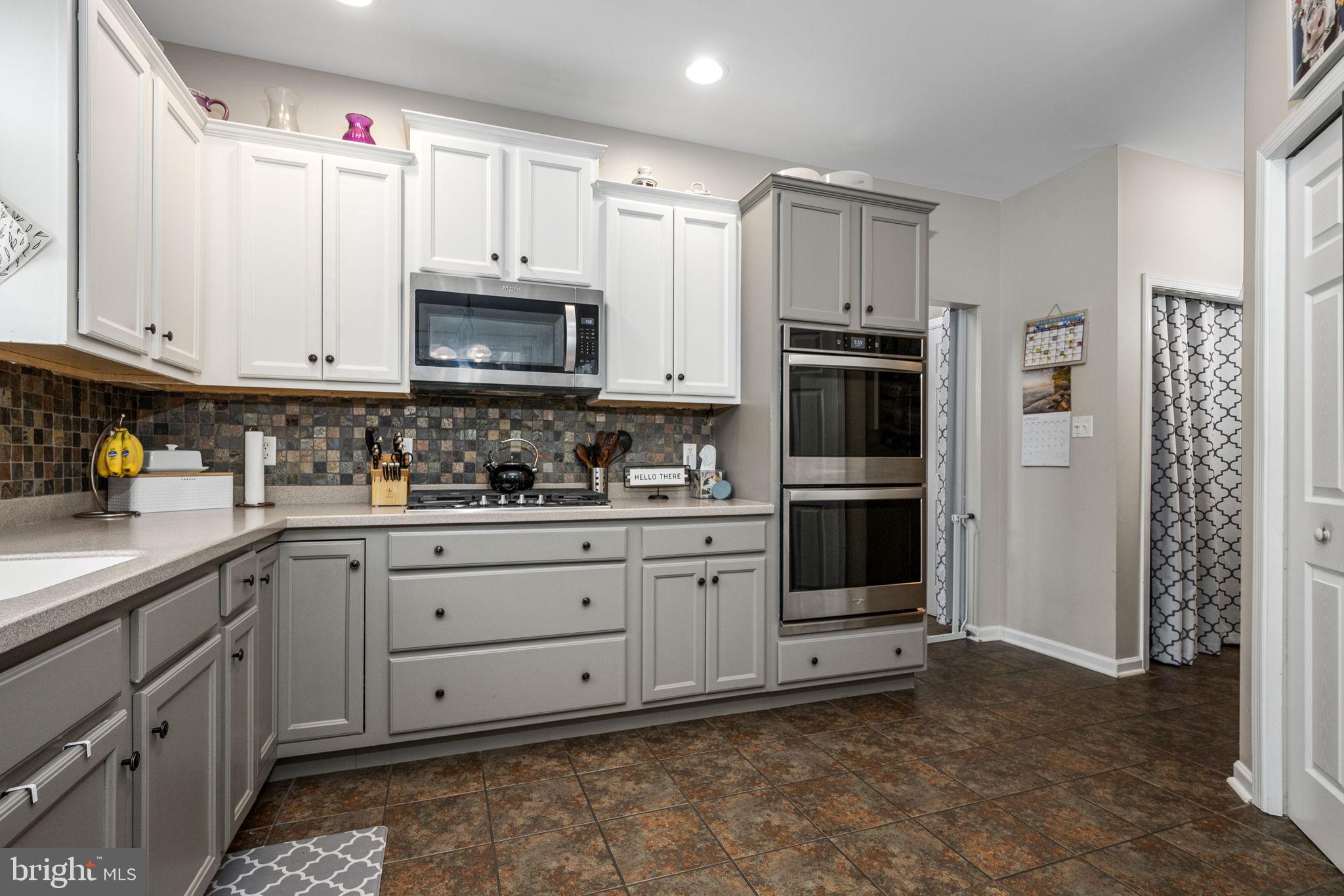 1520 LEXINGTON WAY