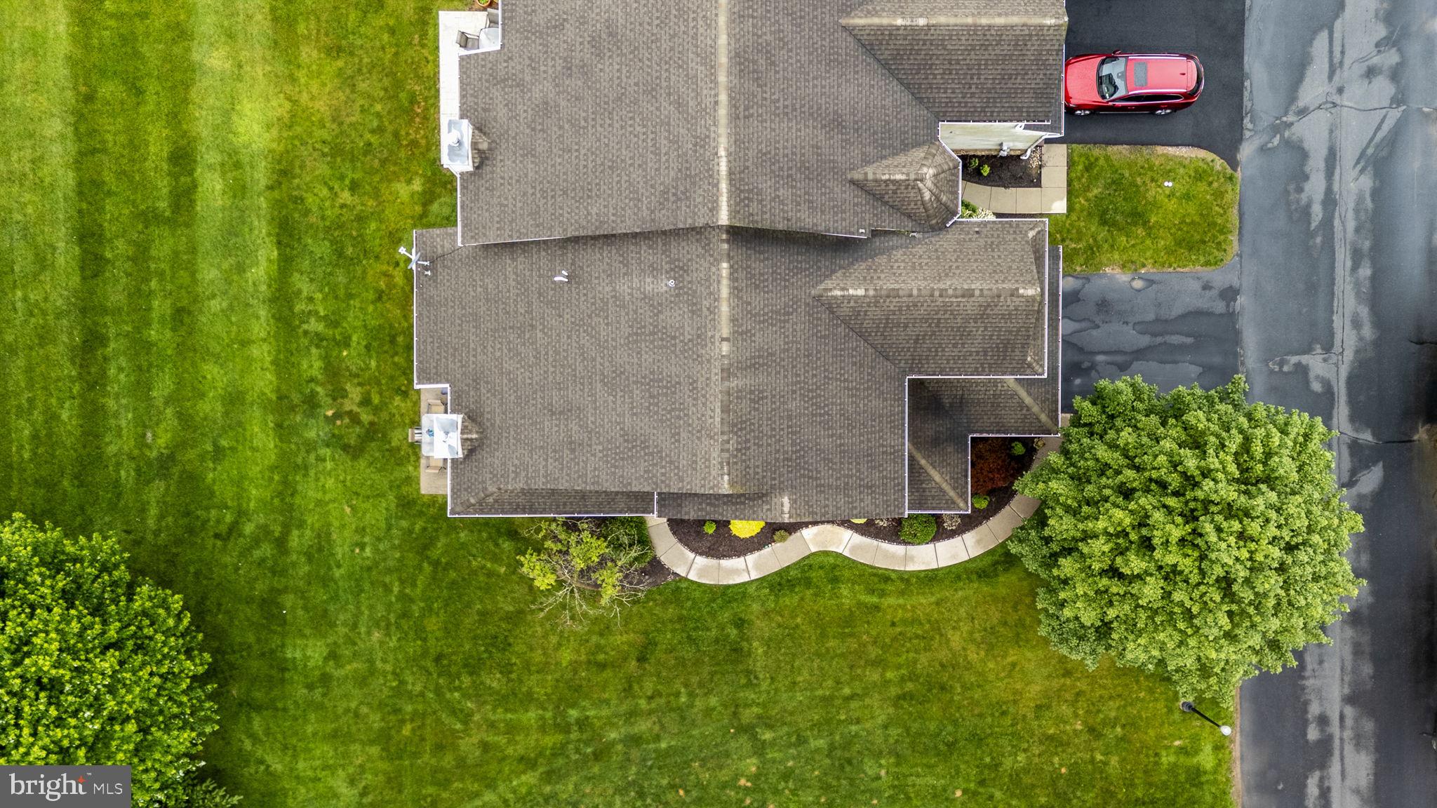 1520 LEXINGTON WAY