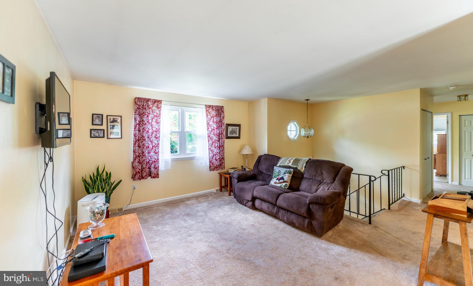 4 HILLCREST DRIVE