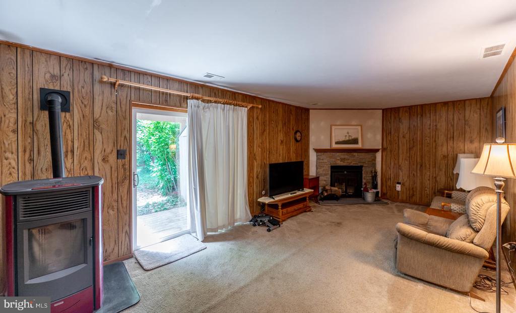 4 HILLCREST DRIVE