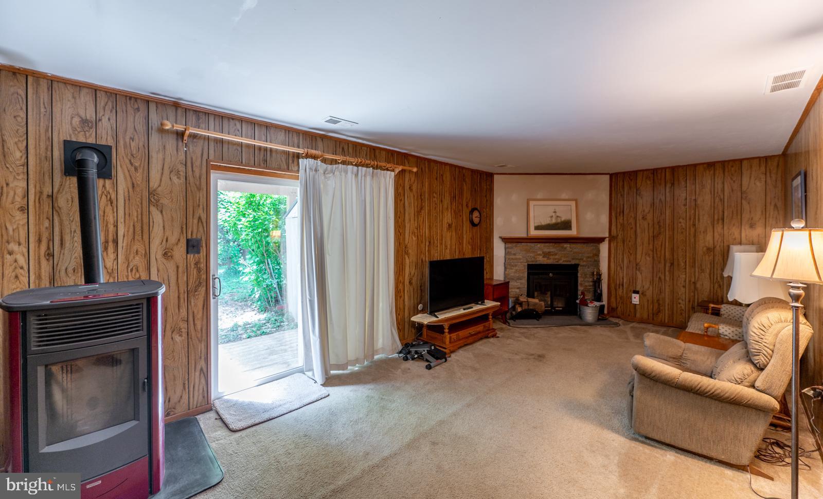 4 HILLCREST DRIVE