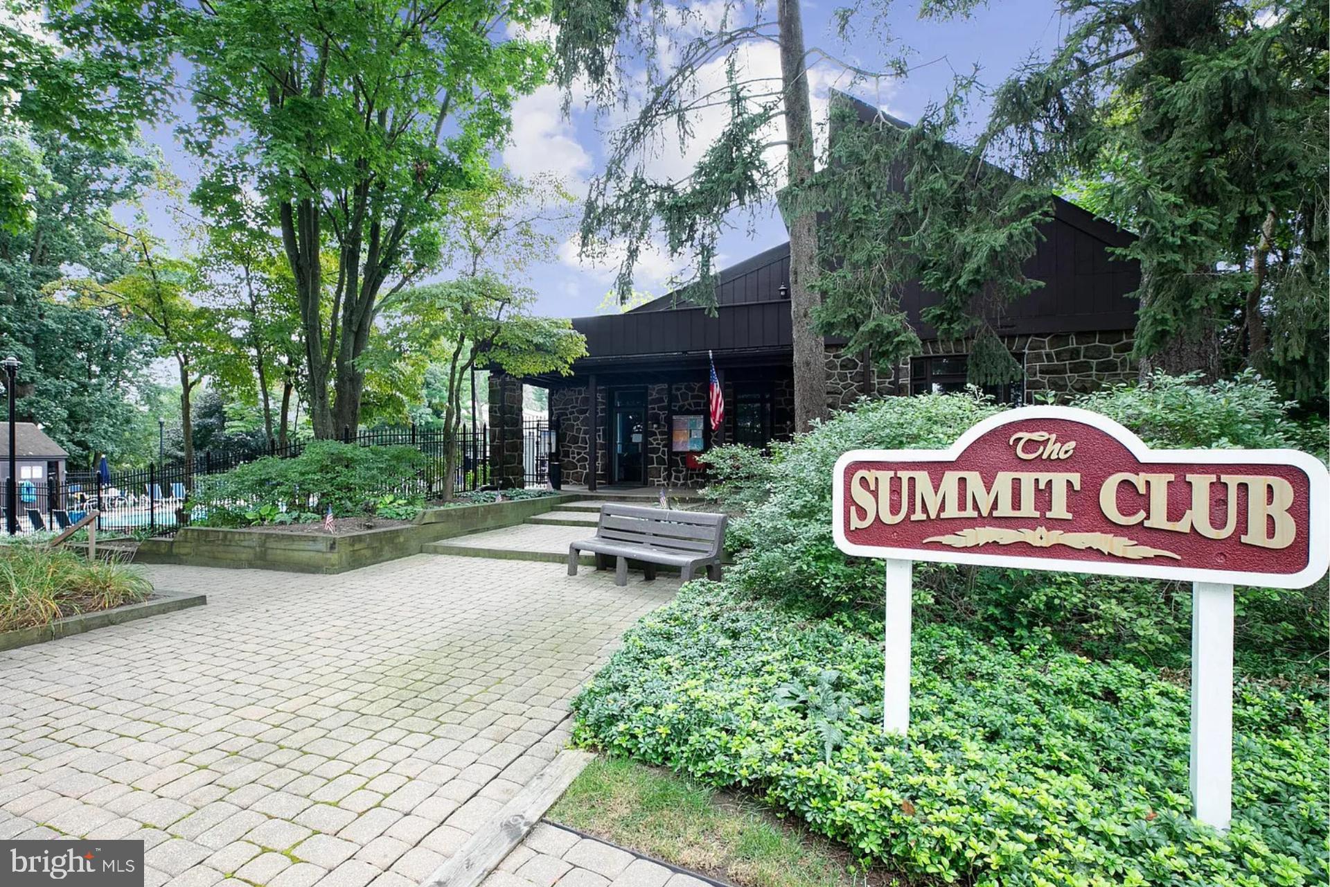 198 SUMMIT HOUSE 198