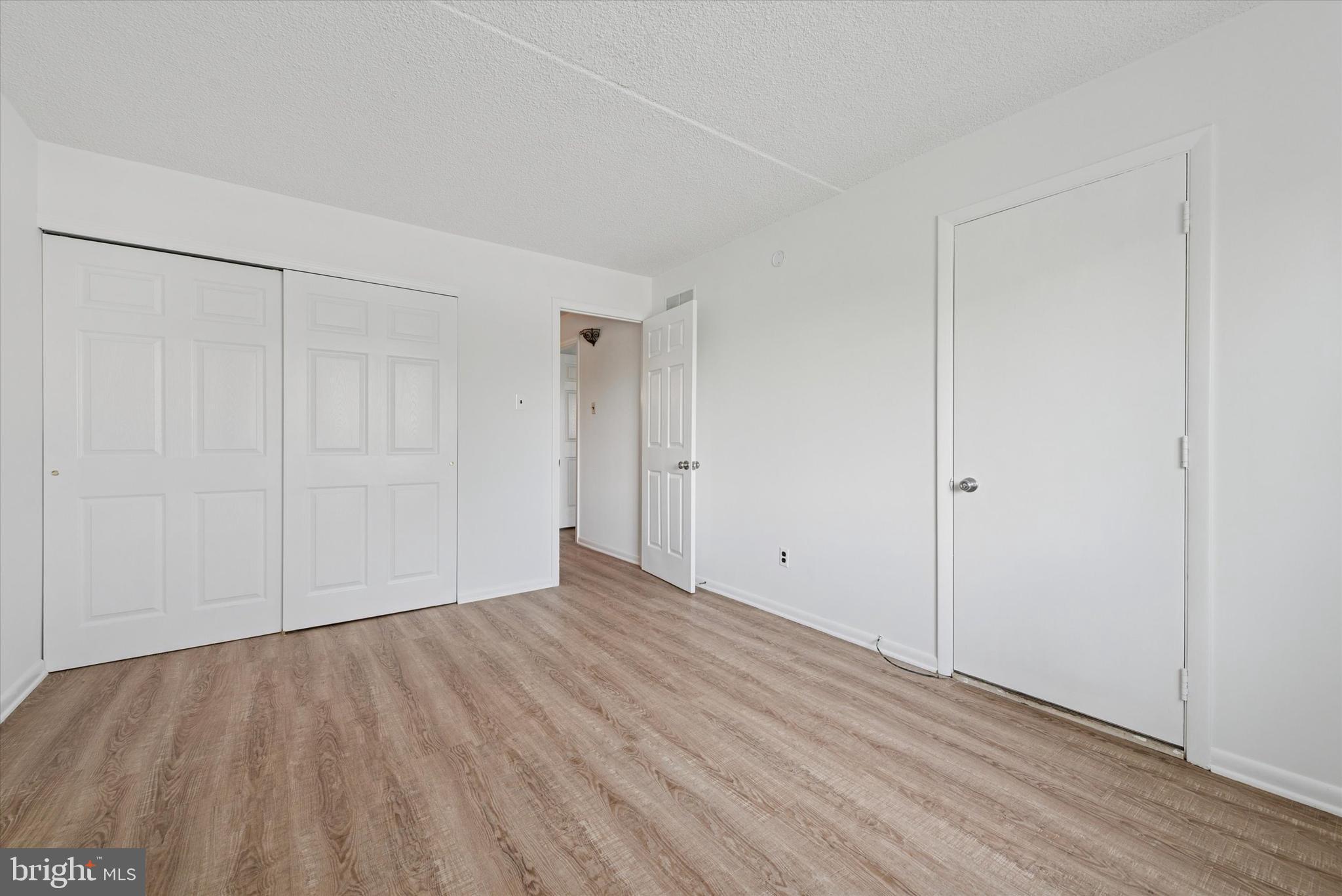 198 SUMMIT HOUSE 198