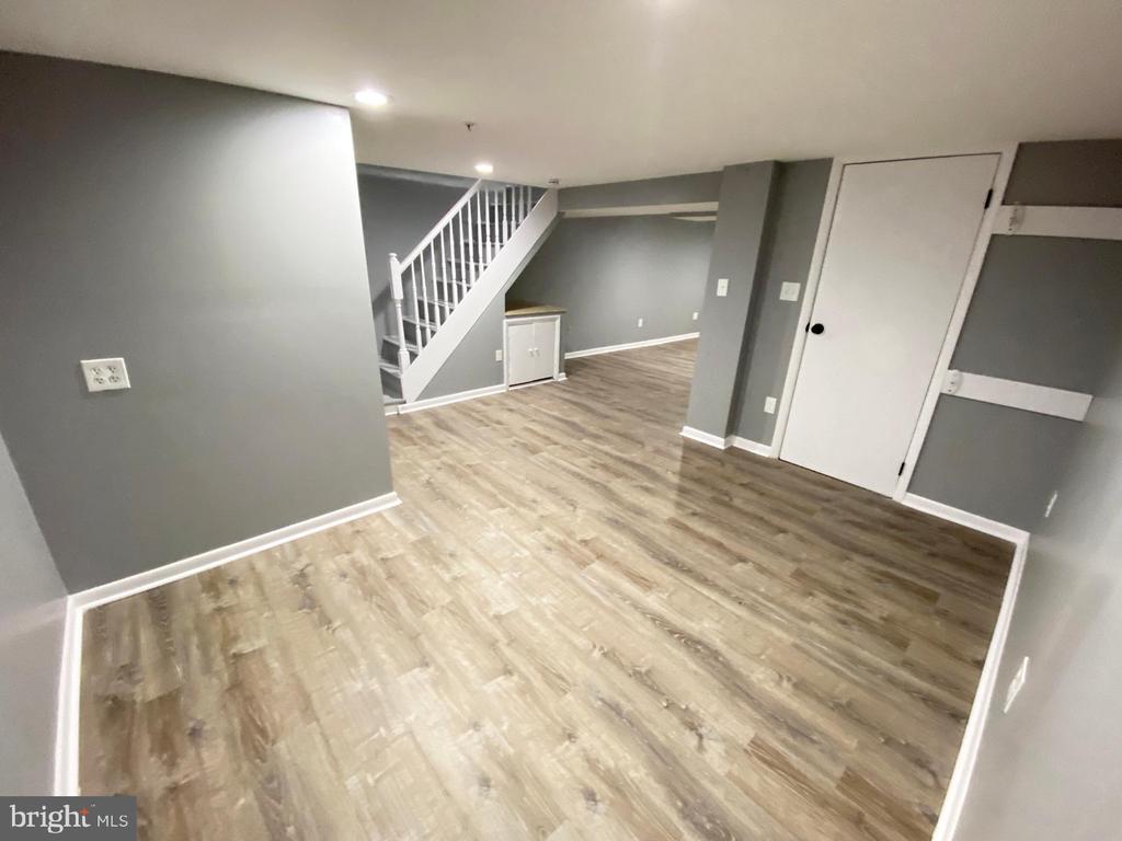 371 CEDAR AVENUE