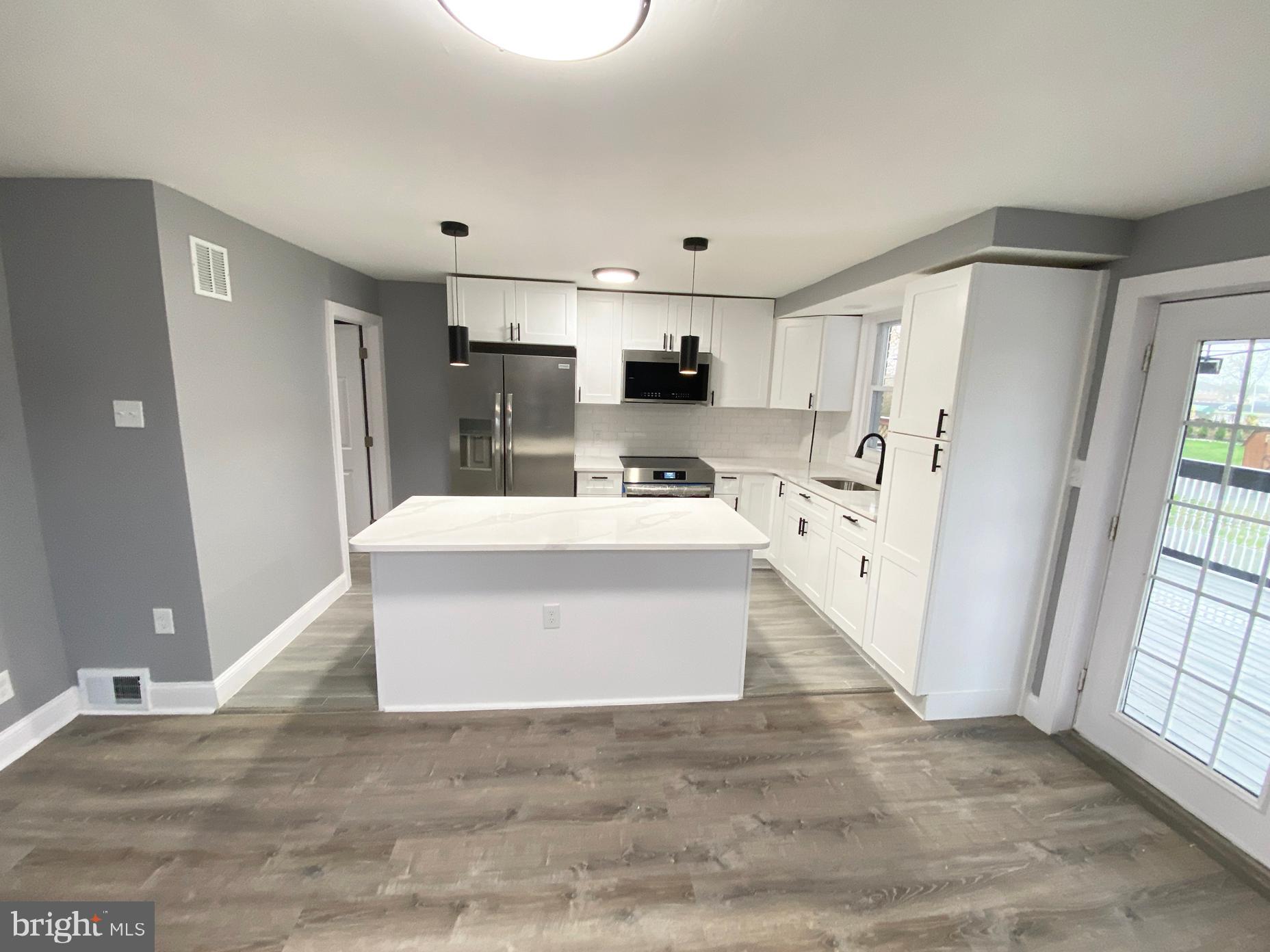 371 CEDAR AVENUE