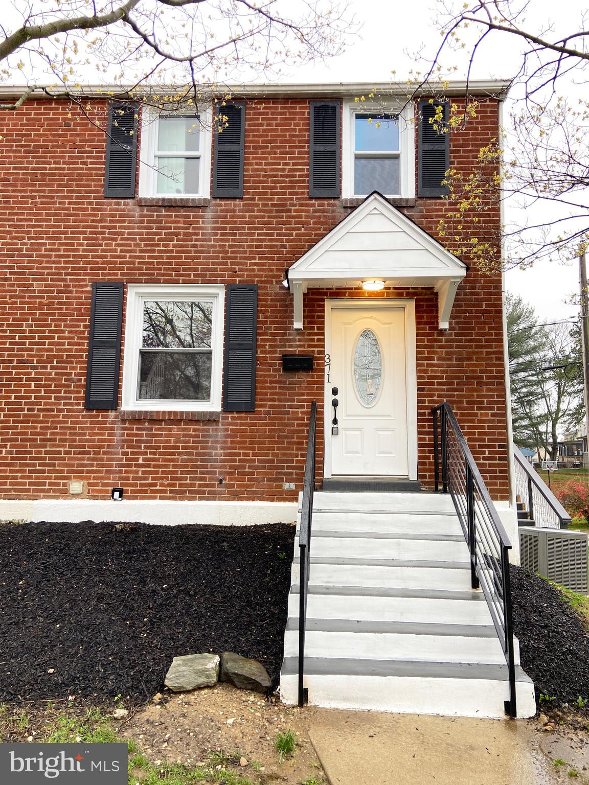 371 CEDAR AVENUE