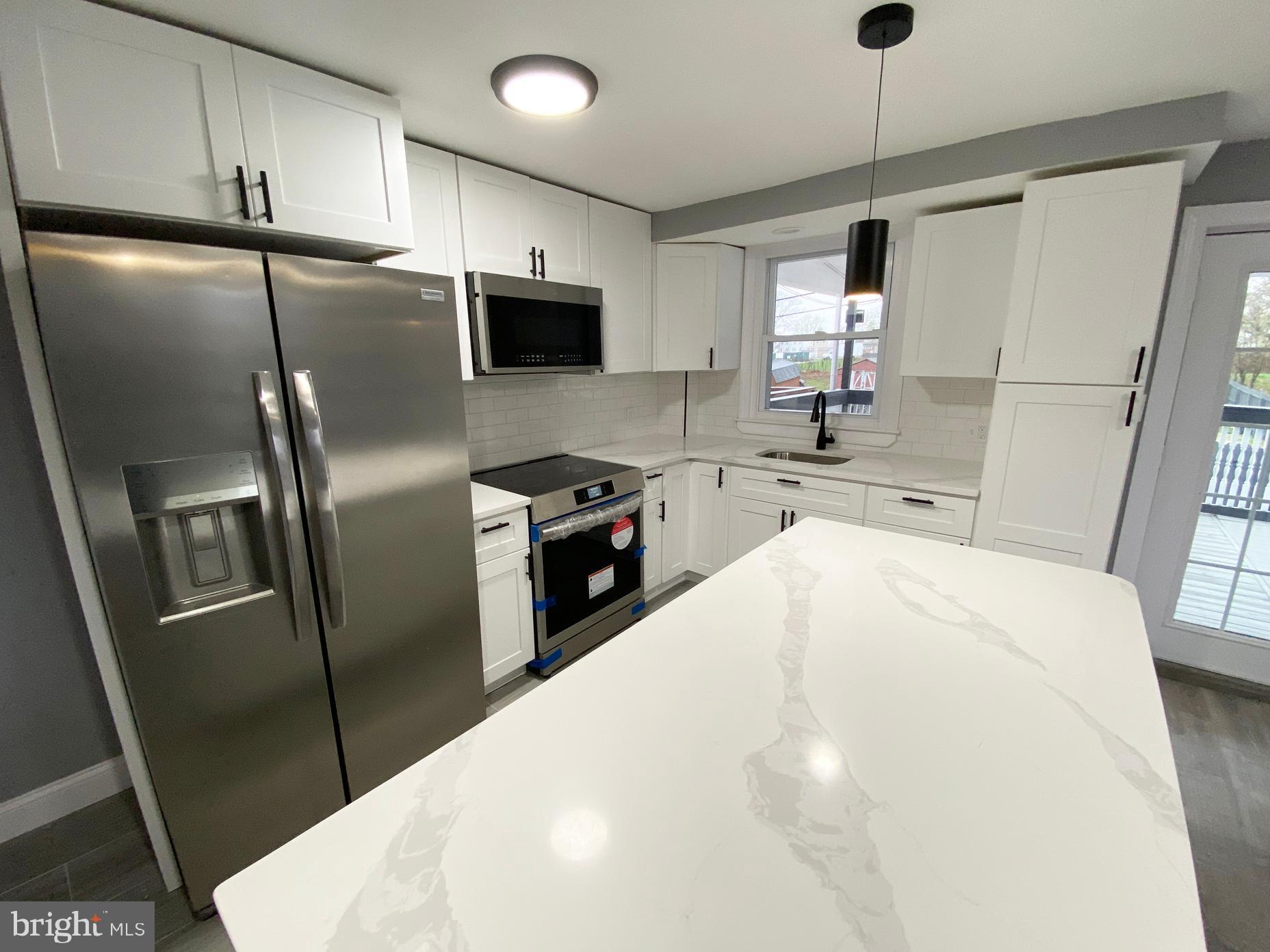 371 CEDAR AVENUE