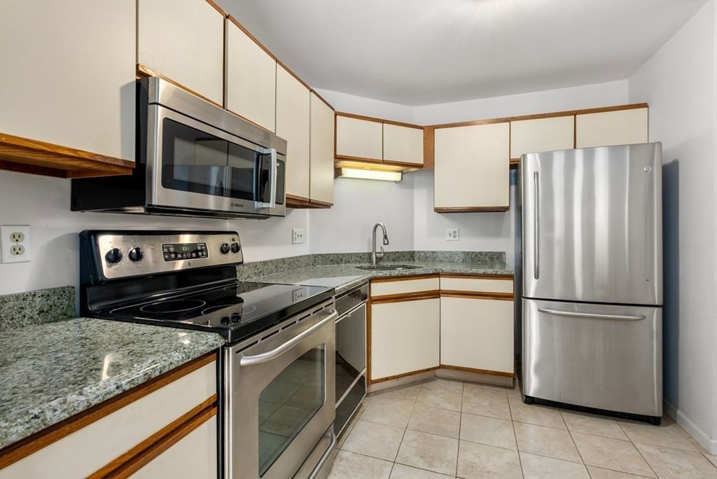 770 Salisbury St # 317