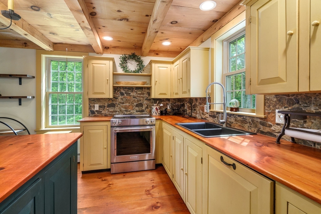 33 Champeaux Rd