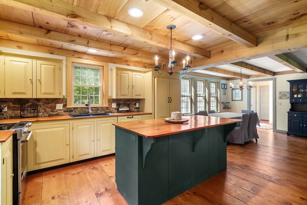 33 Champeaux Rd