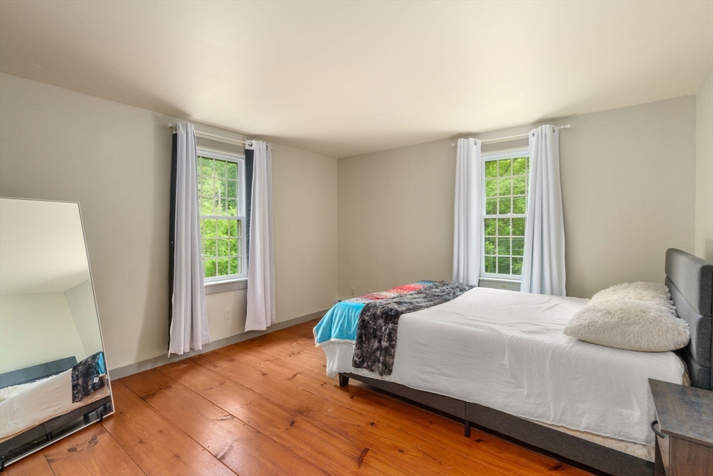 33 Champeaux Rd