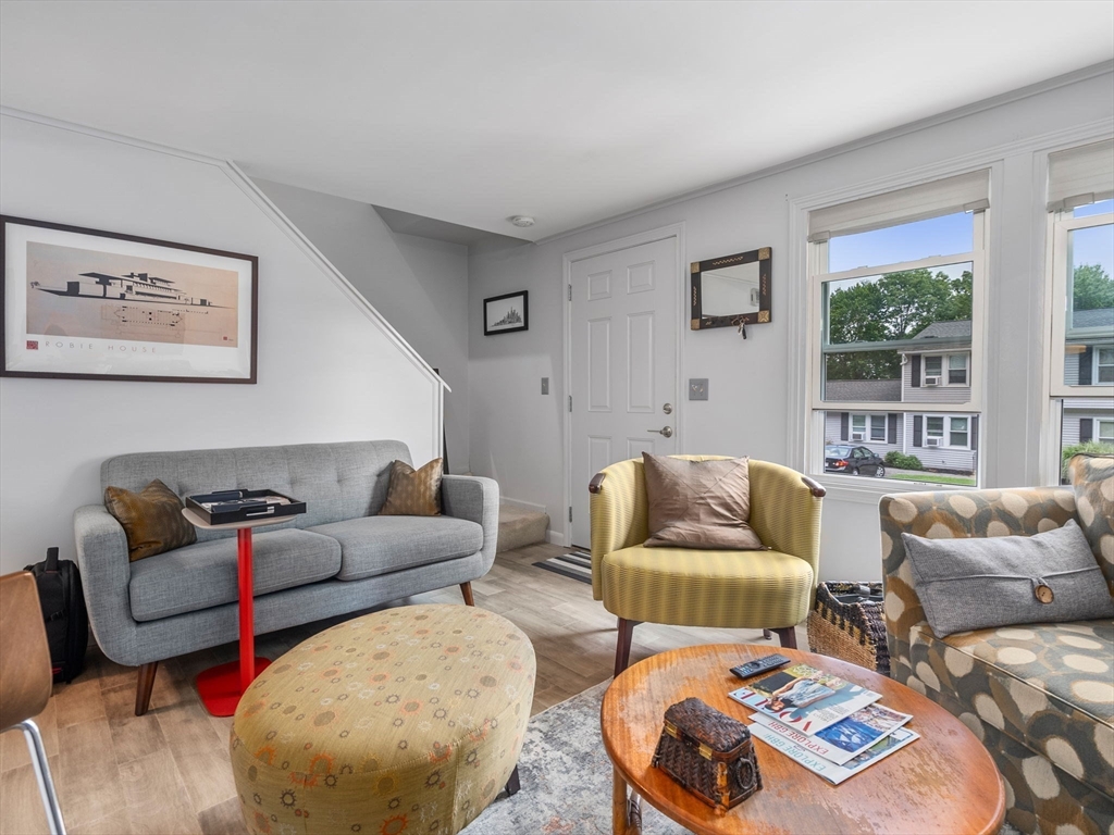 270 Sunderland Rd # 75