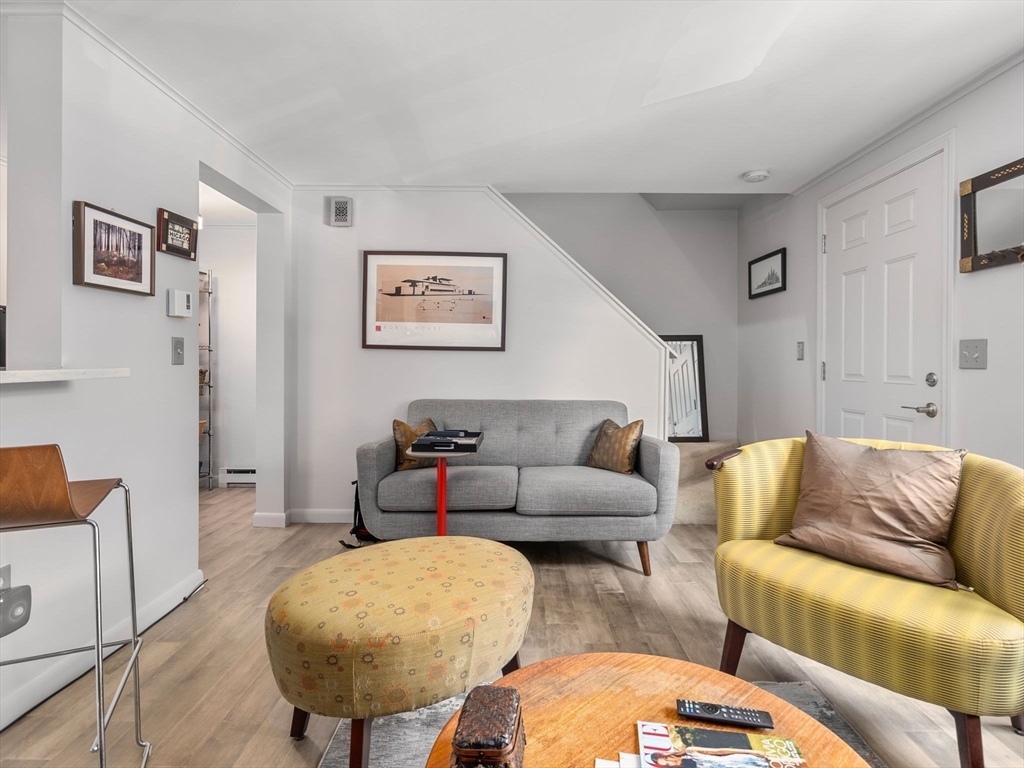 270 Sunderland Rd # 75