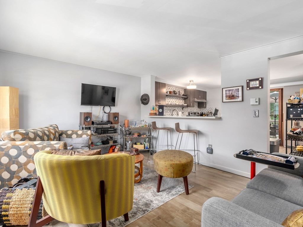 270 Sunderland Rd # 75