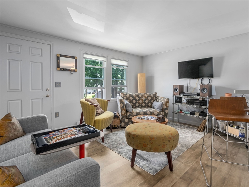 270 Sunderland Rd # 75