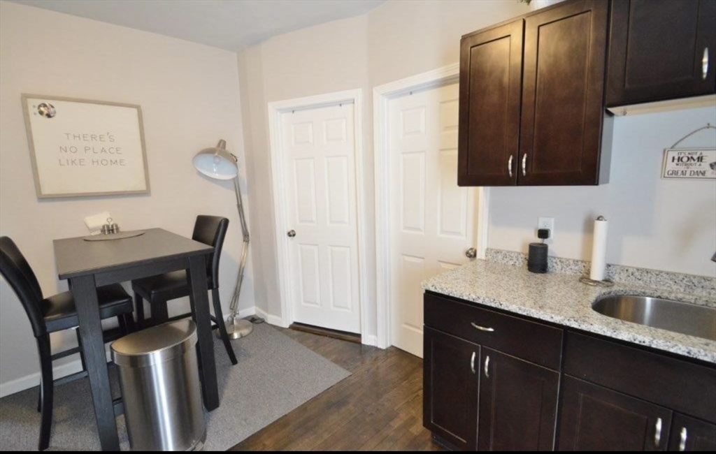 3 Hudson Pl # 1