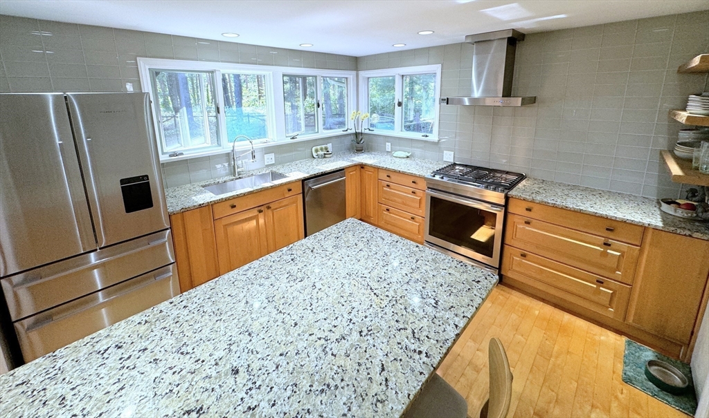 105 Holden Rd