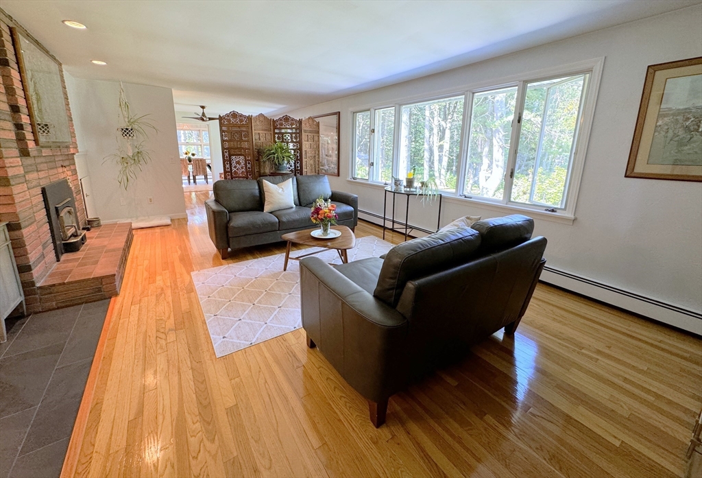 105 Holden Rd