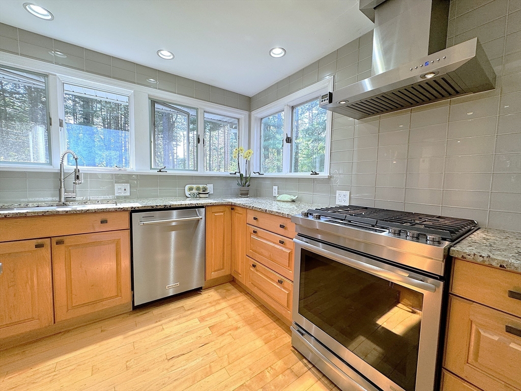 105 Holden Rd