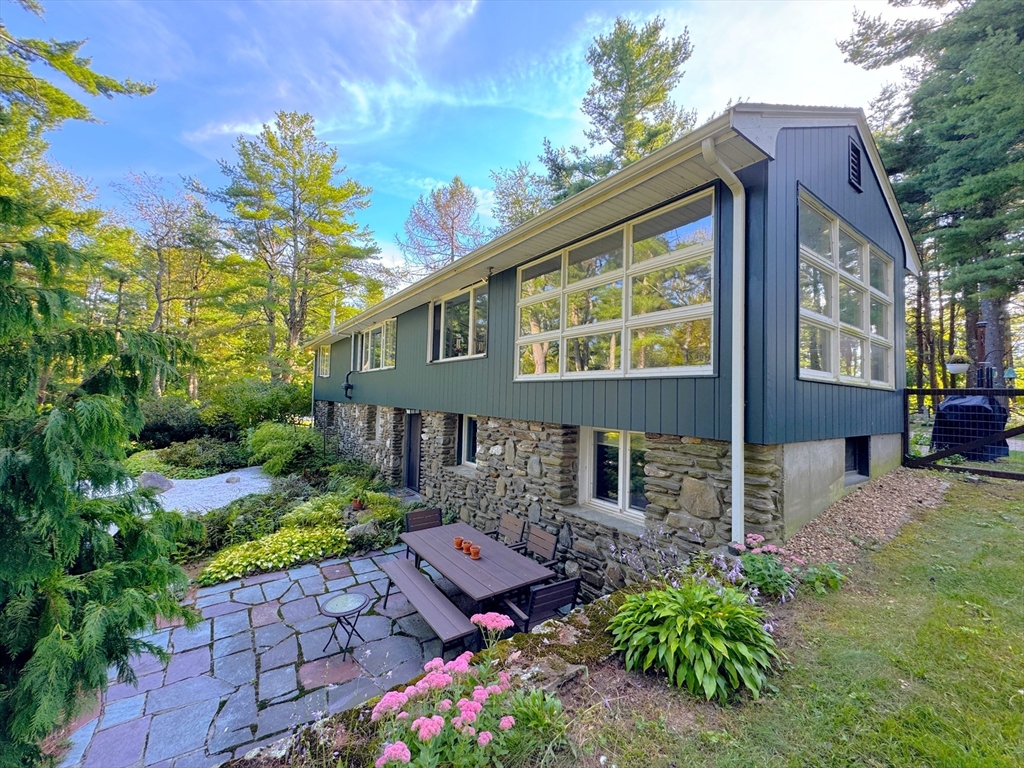 105 Holden Rd