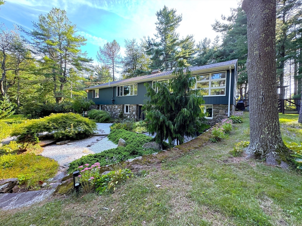 105 Holden Rd