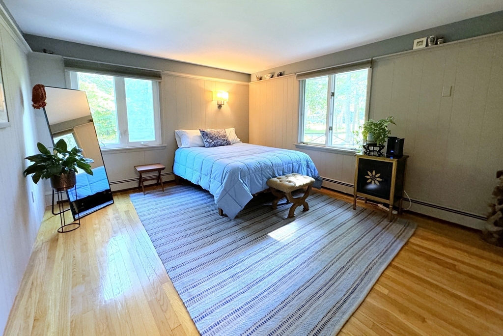 105 Holden Rd