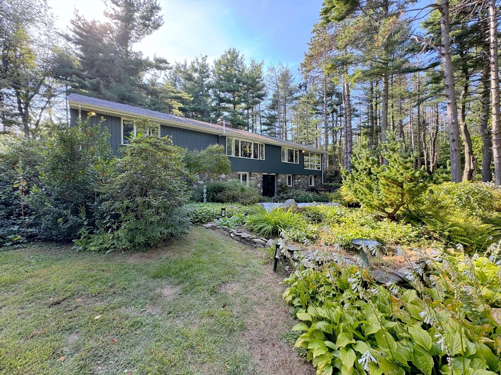 105 Holden Rd