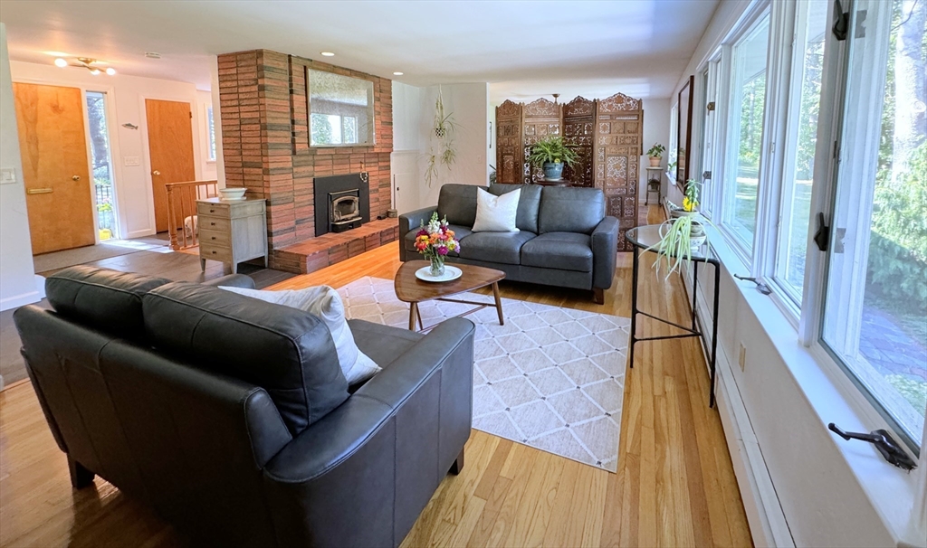 105 Holden Rd