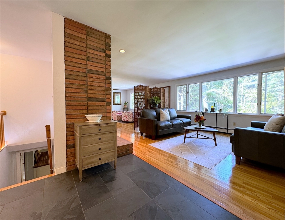 105 Holden Rd