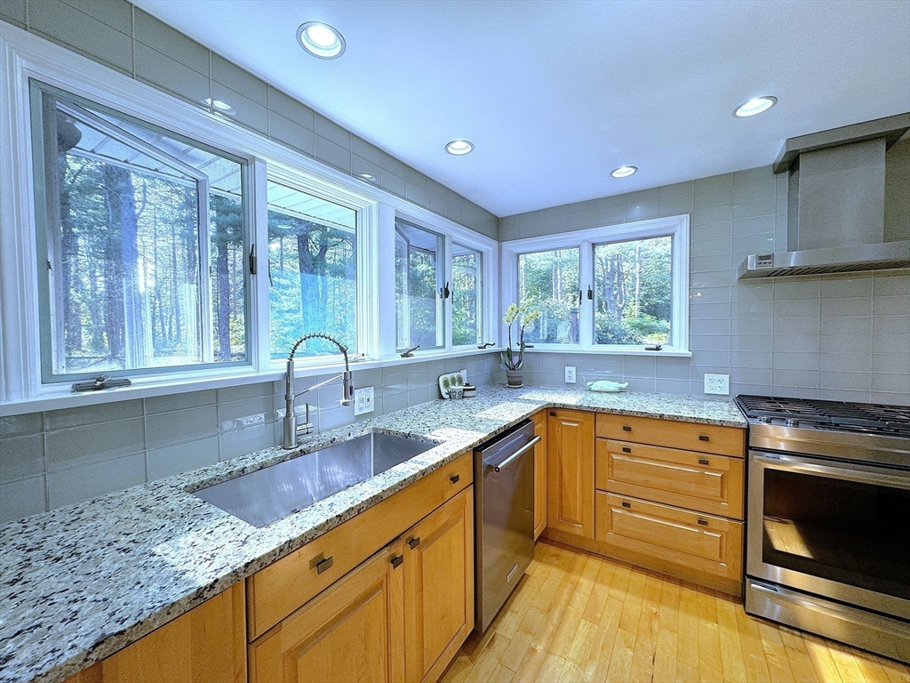 105 Holden Rd