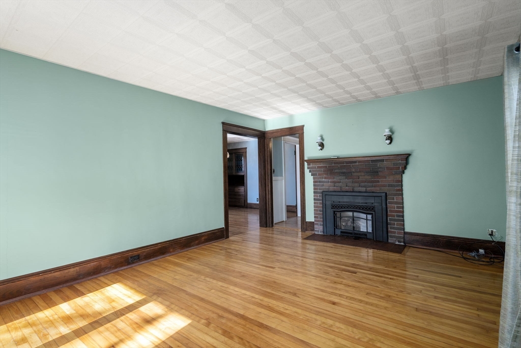 72 Kenwood Ave