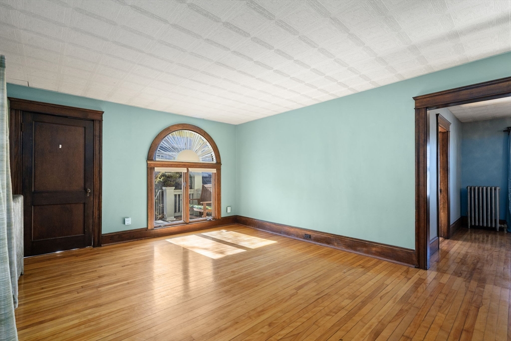 72 Kenwood Ave