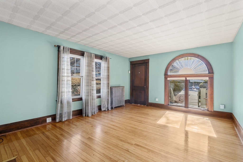 72 Kenwood Ave