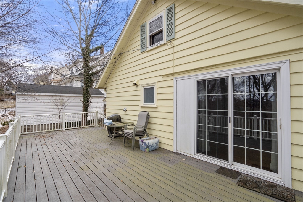 72 Kenwood Ave