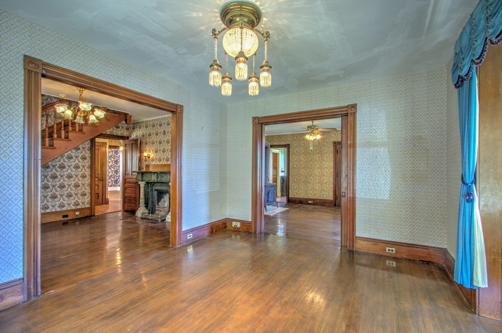55 Long Hill Rd