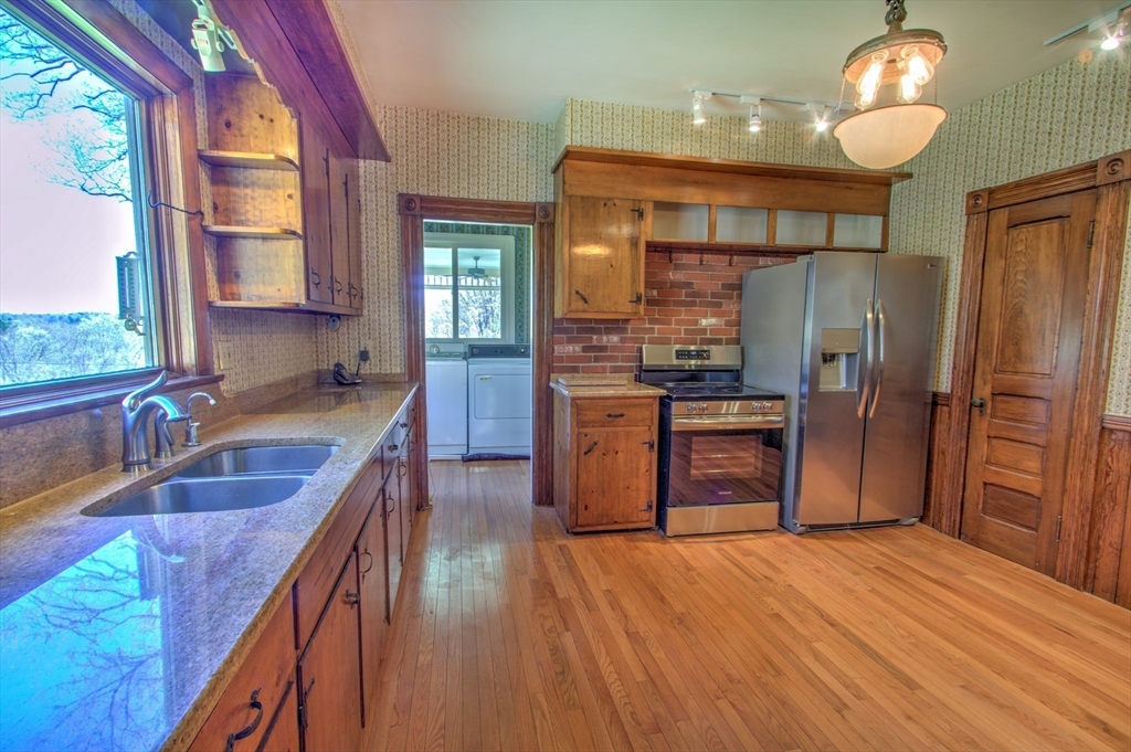 55 Long Hill Rd